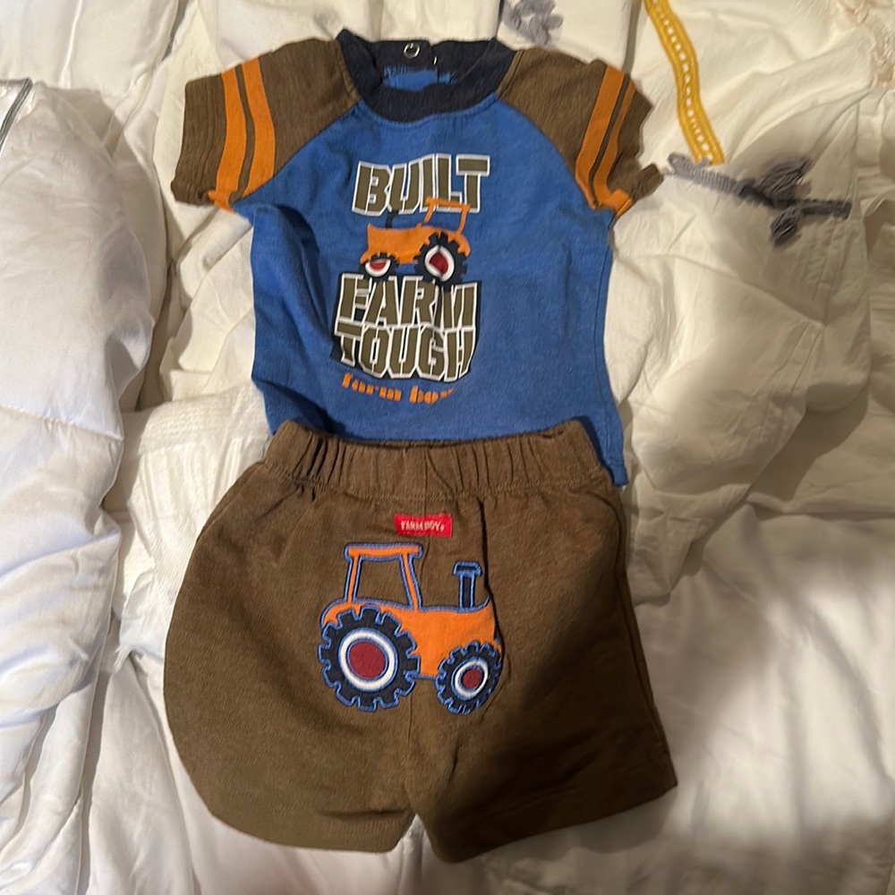 Built farm tough outfit short